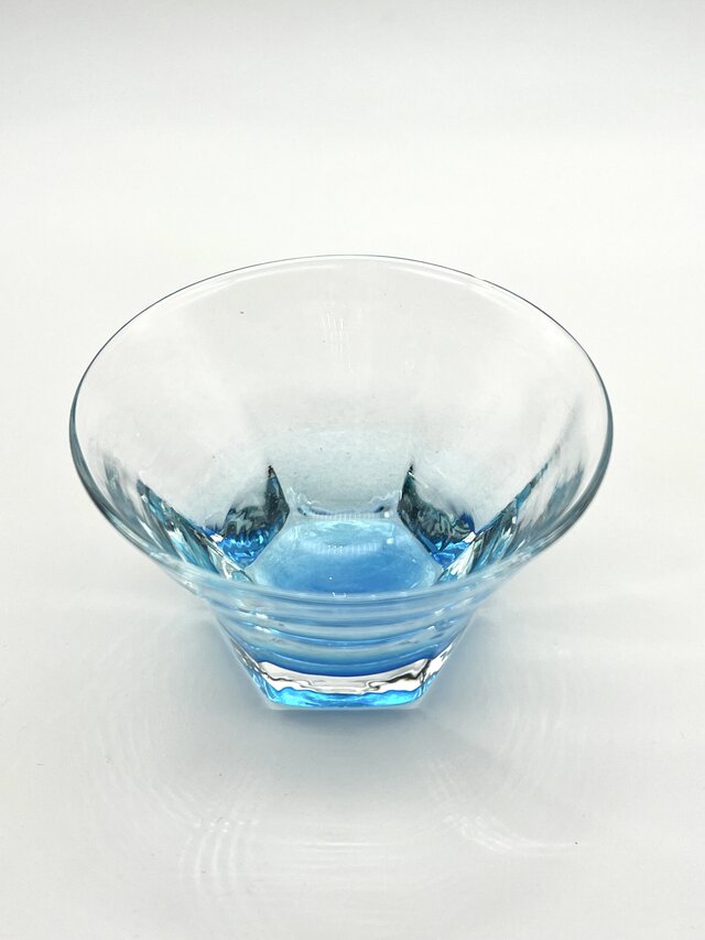 7月20日まで出品 青いガラス天使像 O・CHOCO